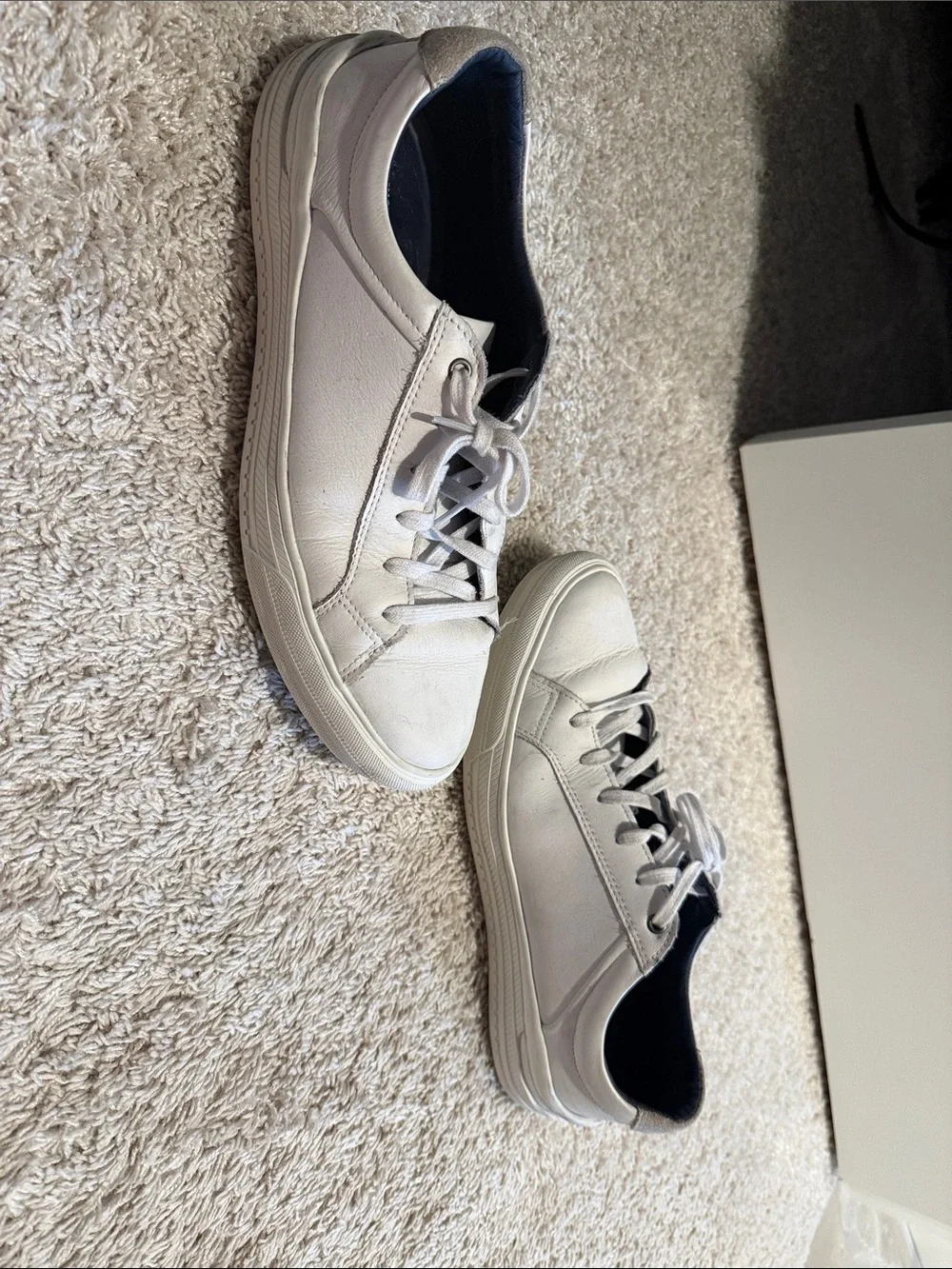 Johnston & Murphy Men's Low-Top Leather Sneakers in Light Gray